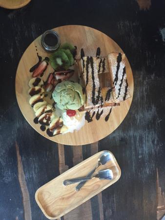 De'Tal Smoothie and Bar